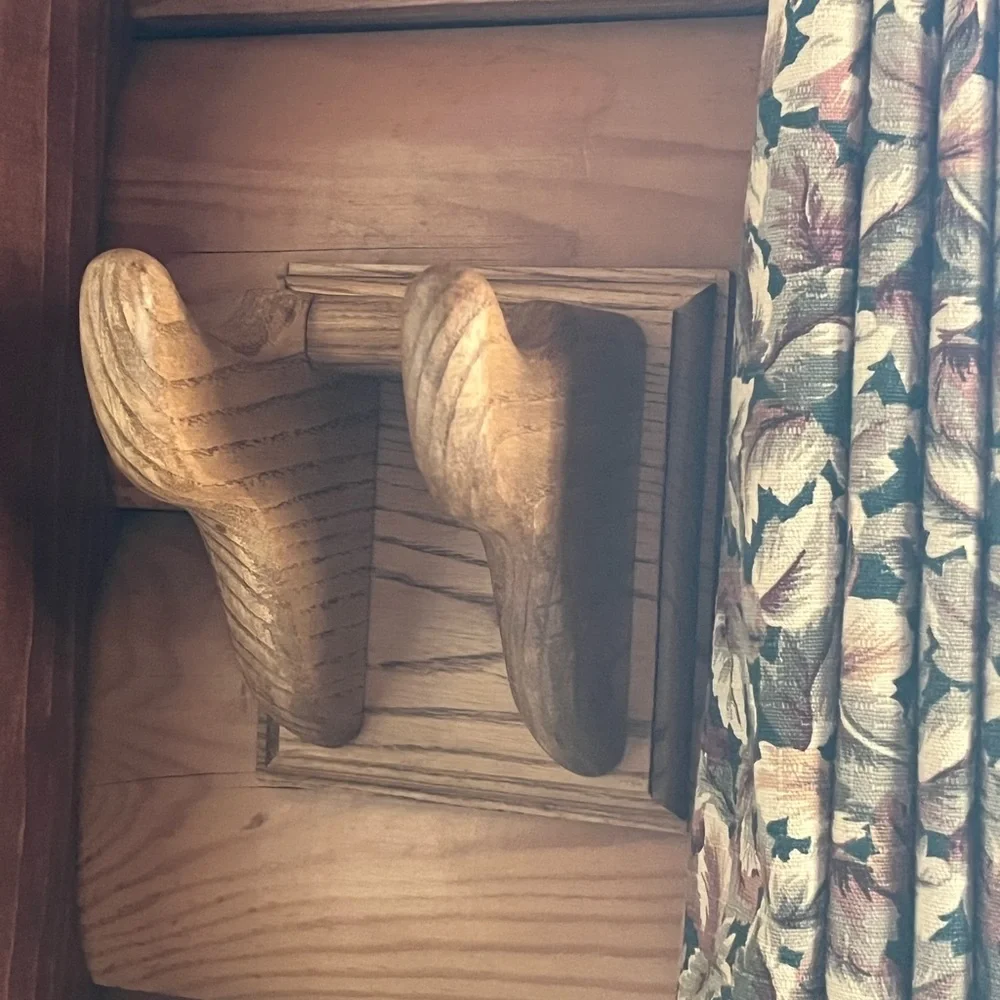Guitar Hanger (wall-mount)